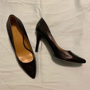 10W black Nine West pumps